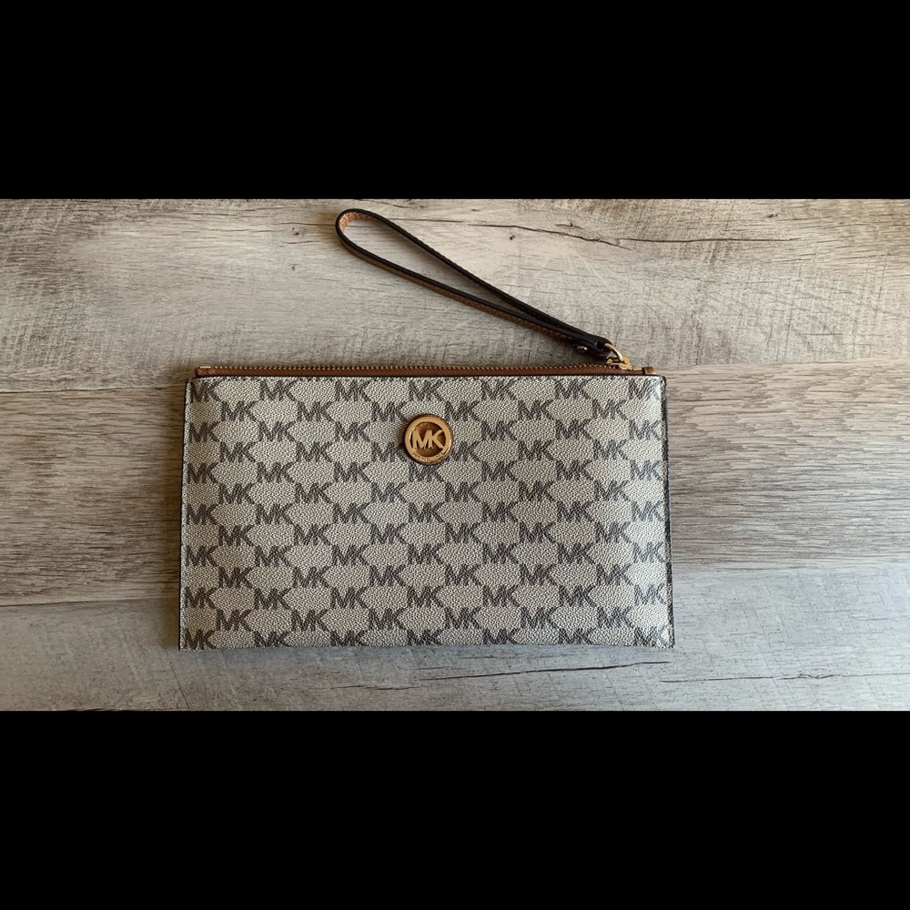 Michael Kors Logo Wristlet NWOT
